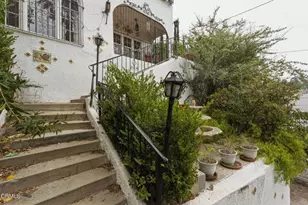 3911 De Longpre Ave, Los Angeles, CA 90027 - Photo 8