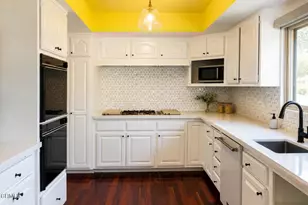 1255 S Orange Grove Blvd, Pasadena, CA 91105 - Photo 20