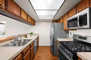 355 S Marengo Ave, Pasadena, CA 91101 - Photo 16