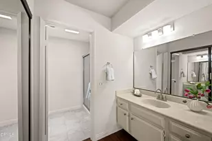 355 S Marengo Ave, Pasadena, CA 91101 - Photo 24