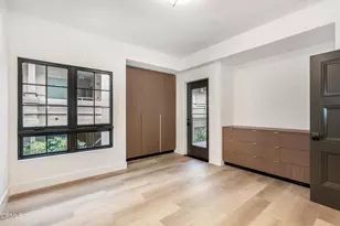 139 S Oak Knoll Ave, Pasadena, CA 91101 - Photo 8