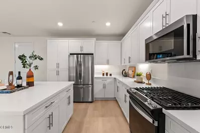 23744 Orange Blossom Drive, Santa Clarita, CA  - Photo 14