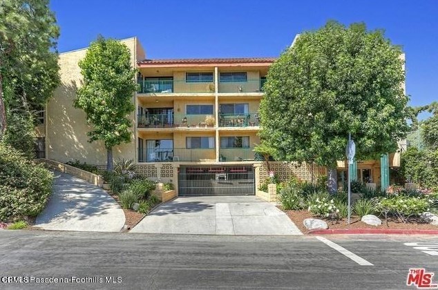 2929 Waverly Dr, Los Angeles CA  90039-2051 exterior