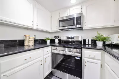 49 N Parkwood Avenue #10, Pasadena, CA 91107 - Photo 10