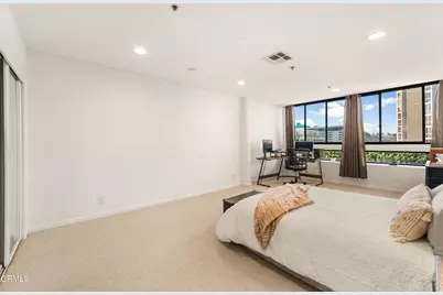 880 W 1st Street #302, Los Angeles, CA 90012 - Photo 16