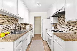 630 E Orange Grove Ave, Burbank, CA 91501 - Photo 12