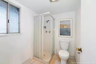 823 N Altadena Dr, Pasadena, CA 91107 - Photo 36