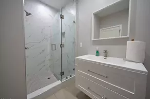 11045 Califa St, North Hollywood, CA 91601 - Photo 16