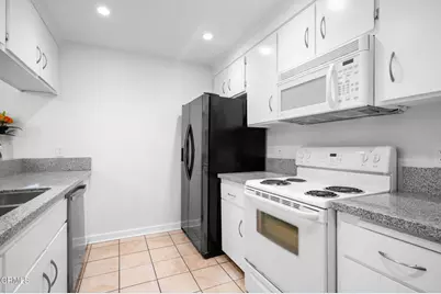 3481 Stancrest Drive #335, Glendale, CA 91208 - Photo 10