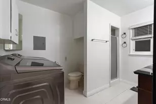 2145 Las Lunas St, Pasadena, CA 91107 - Photo 18