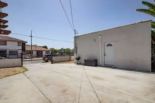 1255 W 85th St, Los Angeles, CA 90044 - Photo 34