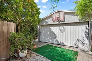 815 N Kenwood St, Burbank, CA 91505 - Photo 16