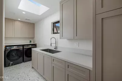 2137 Lyans Drive, La Canada Flintridge, CA 91011 - Photo 28