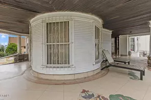 767 Garland Ave, Los Angeles, CA 90017 - Photo 10