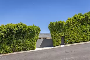 3446 Caribeth Dr, Encino, CA 91436 - Photo 2