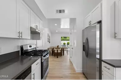 8408 Cozycroft Avenue, Los Angeles, CA 91306 - Photo 18