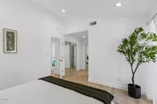 8408 Cozycroft Ave, Los Angeles, CA 91306 - Photo 20