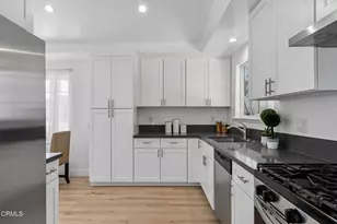 8408 Cozycroft Ave, Los Angeles, CA 91306 - Photo 16