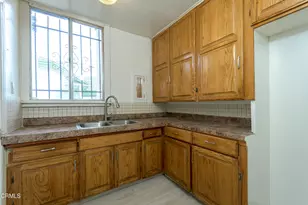 3201 W 21st St, Los Angeles, CA 90018 - Photo 18