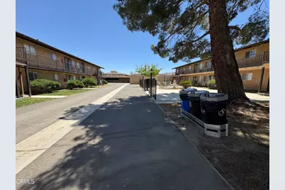 524 E Avenue Q-12, Palmdale, CA 93550 - Photo 8