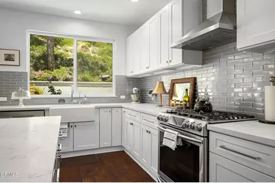 916 Calle Del Pacifico, Glendale, CA 91208 - Photo 18