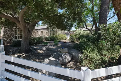10107 Stonehurst Avenue, Los Angeles, CA 91352 - Photo 2