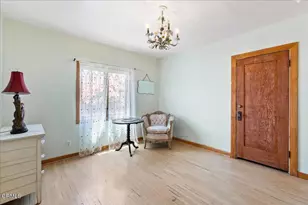 588 N Chester Ave, Pasadena, CA 91106 - Photo 12