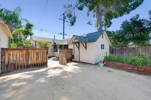 580 N 1st Ave, Upland, CA 91786 - Photo 22