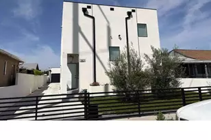 10619 S Felton Ave Ave, Inglewood, CA 90304 - Photo 1