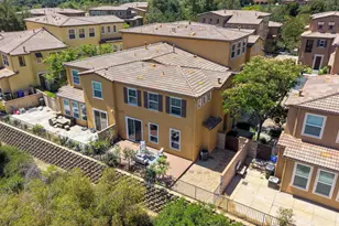 27016 Pebble Beach Dr, Valencia, CA 91381 - Photo 2