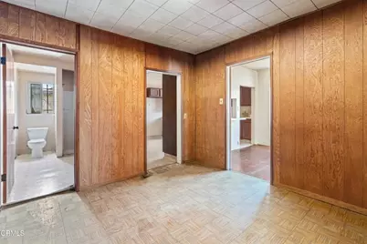 2303 W 25th Street, Los Angeles, CA 90018 - Photo 18