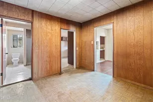 2303 W 25th St, Los Angeles, CA 90018 - Photo 18
