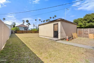 2303 W 25th Street, Los Angeles, CA 90018 - Photo 4
