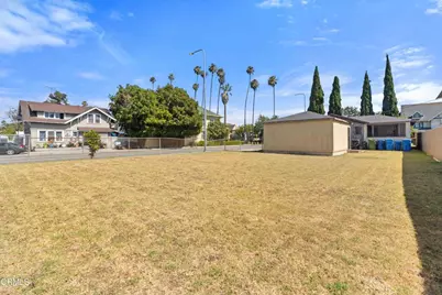 2303 W 25th Street, Los Angeles, CA 90018 - Photo 6