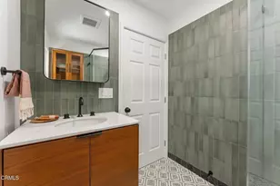 395 N Daisy Ave, Pasadena, CA 91107 - Photo 24