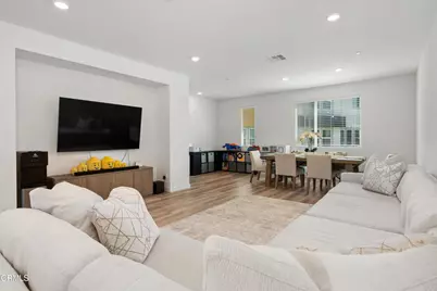 27560 Sanctuary Court, Valencia, CA 91381 - Photo 2