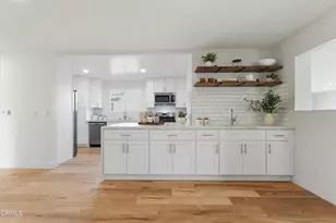 22718 Cantlay St, Los Angeles, CA 91307 - Photo 12