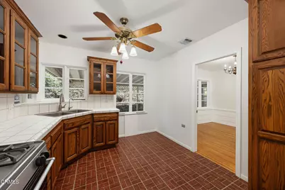 321 S Griffith Park Drive, Burbank, CA 91506 - Photo 12