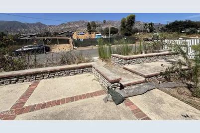 298 E Poppyfields Drive, Altadena, CA 91001 - Photo 4