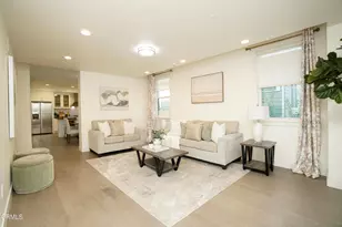 385 S Marengo Ave, Pasadena, CA 91101 - Photo 2