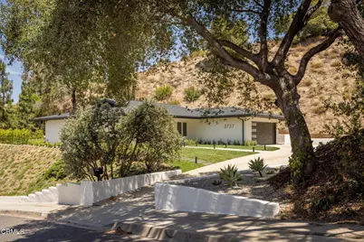 3737 San Augustine Drive, Glendale, CA 91206 - Photo 2