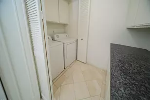1260 S Beverly Glen Blvd, Los Angeles, CA 90024 - Photo 22