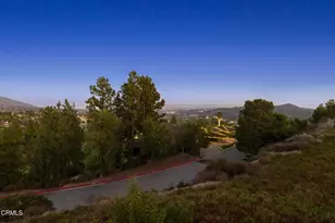 728 Starlight Heights Dr, La Canada Flintridge, CA 91011 - Photo 2