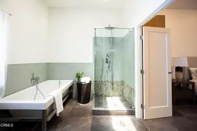 3836 De Longpre Avenue, Los Angeles, CA 90027 - Photo 26