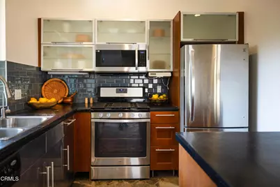 3836 De Longpre Avenue, Los Angeles, CA 90027 - Photo 12