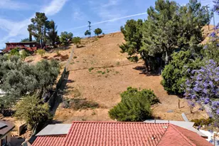 9615 La Canada Way, Sunland, CA 91040 - Photo 30