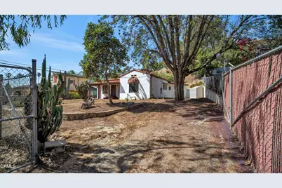 9615 La Canada Way, Sunland, CA 91040 - Photo 26