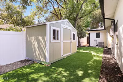2002 E Woodlyn Road, Pasadena, CA 91104 - Photo 44