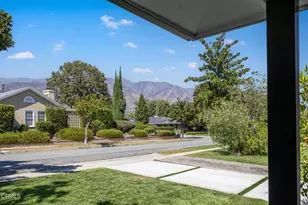 2002 E Woodlyn Rd, Pasadena, CA 91104 - Photo 6