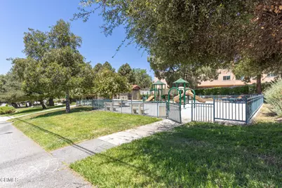 10141 Samoa Avenue #11, Tujunga, CA 91042 - Photo 36